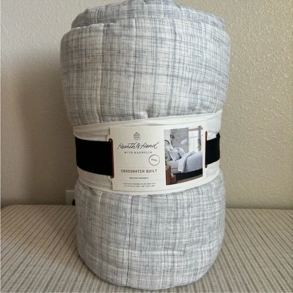 NWT King Channel Stitch Heathered Quilt Faded Blue - Hearth & Hand with Magnolia